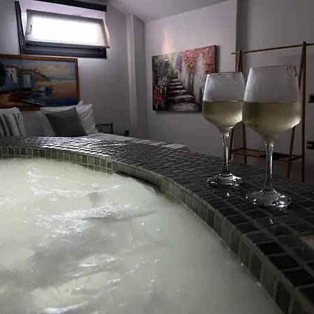 Aparthotel Golden Moments Luxury Stone A Messaria (Santorini)