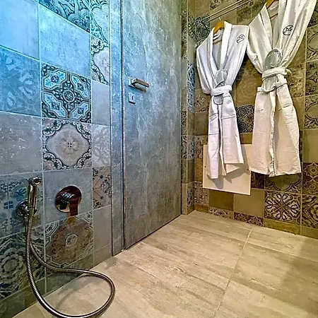 Golden Moments Luxury Stone A Szálloda Santorini Island