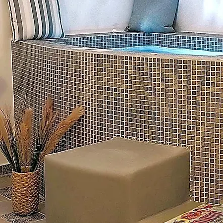Golden Moments Luxury Stone A 4* Santorini Island