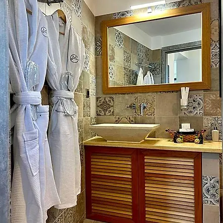Szálloda Golden Moments Luxury Stone A 4*